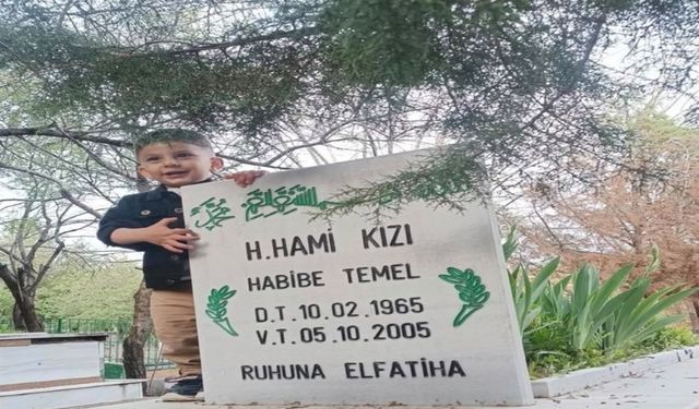 Otomobilde Fenalaşan Küçük Muhammed Babaannesinin Yanına Defnedildi