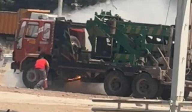 Viranşehir'de park halindeki araç alev aldı