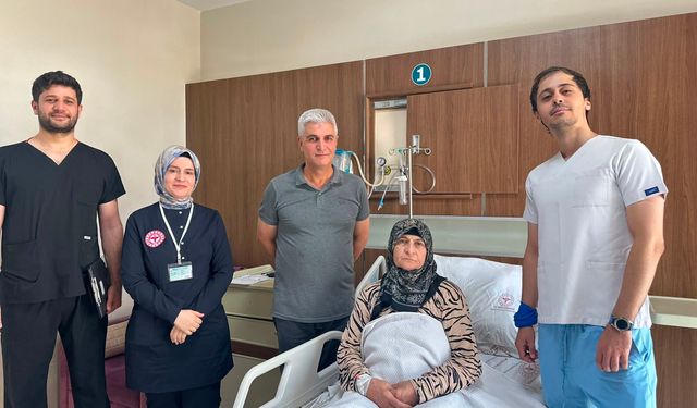 Siirt’te diz protezi yenileme ameliyatı başarıyla yapıldı