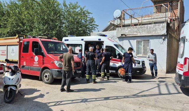 Hasarlı Toprak Evi Yıkmaya Çalışırken Duvarın Altında Kaldı: 1 Yaralı
