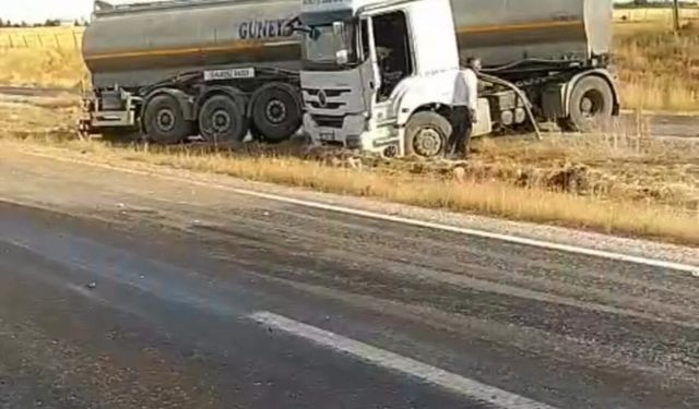 Yola savrulan çakıllar nedeniyle tır kontrolden çıktı