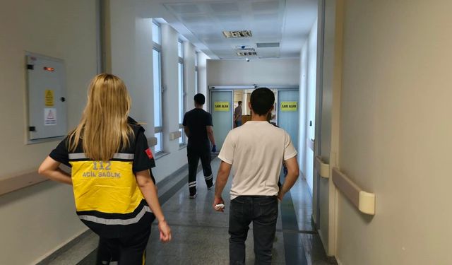 Yüksekten düşen fayans işçinin başına isabet etti