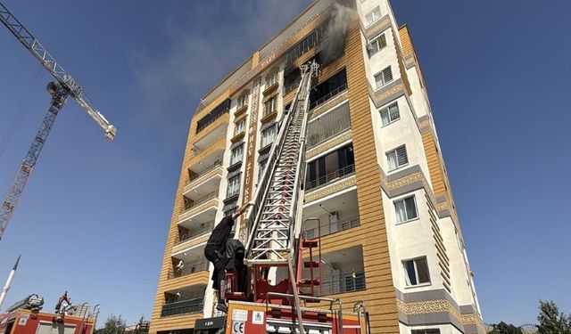 8 Katlı Apartmanın 6’ncı Katında Çıkan Yangın Söndürüldü