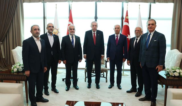 Cumhurbaşkanı Erdoğan, HÜDA PAR Genel Başkanı Yapıcıoğlu’nu kabul etti