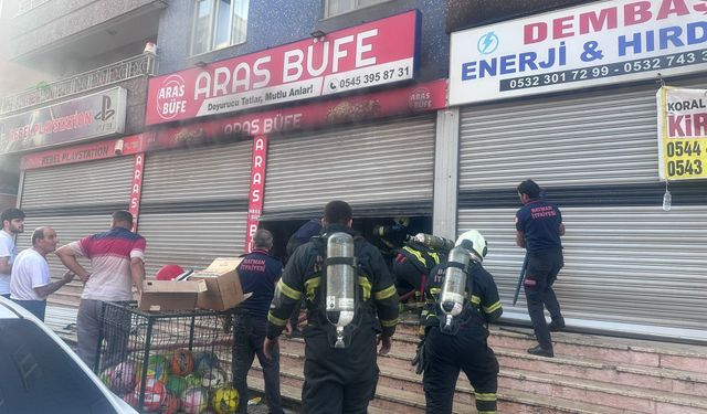 Batman’da büfeyi alevler sardı: Ekipler seferber oldu