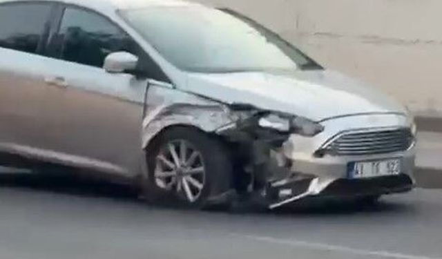 Ehliyetsiz sürücü dönüş yaparken kazaya karıştı