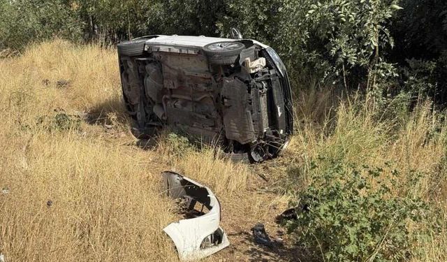 Direksiyon Hakimiyetini Kaybeden Sürücünün Otomobili Devrildi