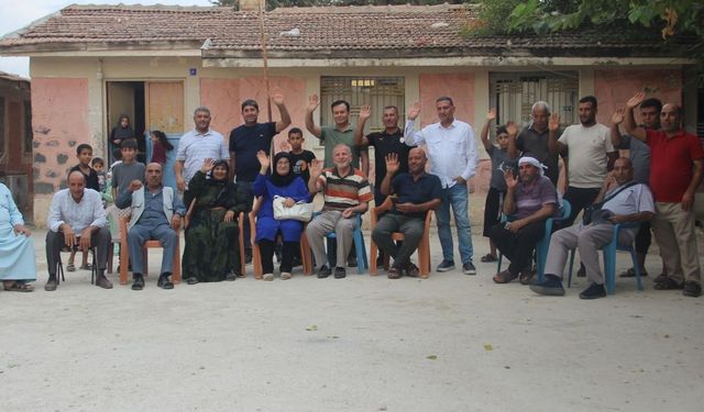 Öğretmen, 40 Yıl Sonra Eski Öğrencileriyle Buluştu
