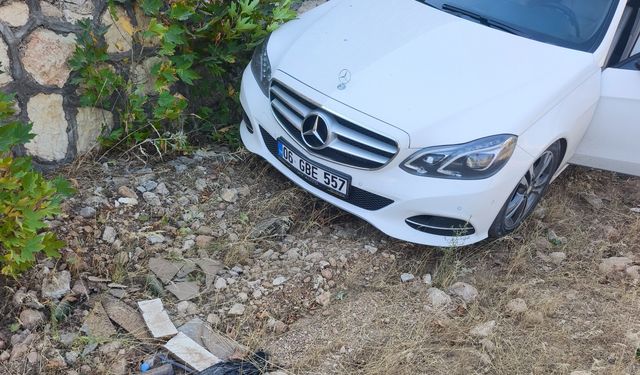 Kontrolden çıkan otomobil duvara çarptı: 1 yaralı
