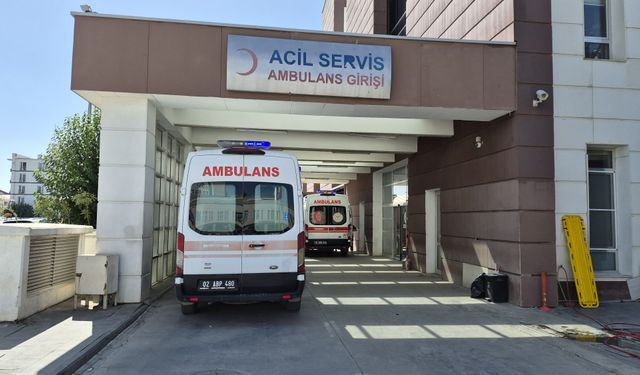 Karşıya geçmek isteyen 9 yaşındaki çocuğa otomobil çarptı