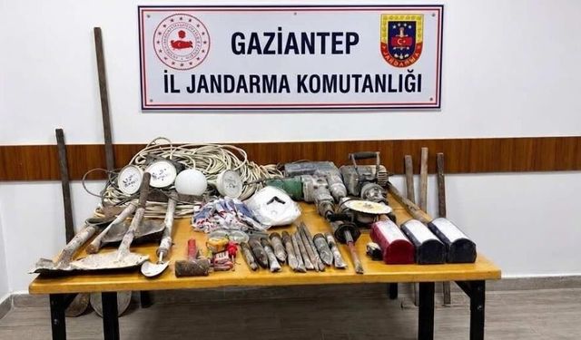Ormanlık Alanda Define Kazısı Yapan 4 Şahıs Yakalandı