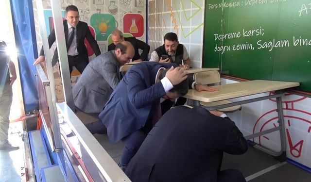 "Depremi Başlatıyoruz" Dediler, 25 Dakika Sonra Gerçeğini Yaşadılar