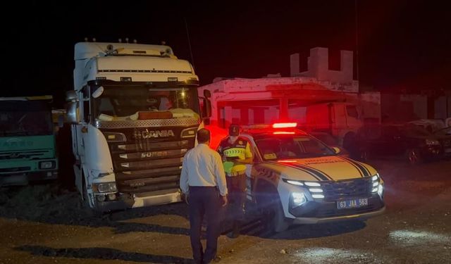 Jandarmanın Uygulamasında Sahte Plakalı Tır Yakalandı: 140 Bin Lira Ceza Kesildi