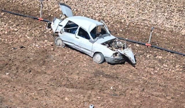 Otomobil şarampole devrildi: 1 yaşındaki Emirhan kurtarılamadı