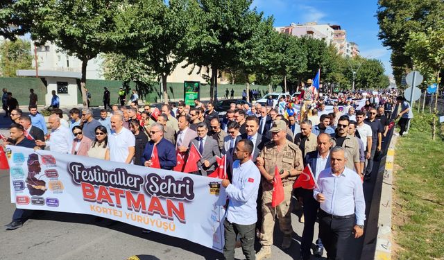Festivaller İçin İlk Adım Kortejle Atıldı