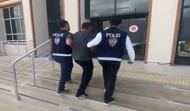 Ağabeyinin Kimliğiyle Geziyordu: Firari Kovalamacayla Yakalandı