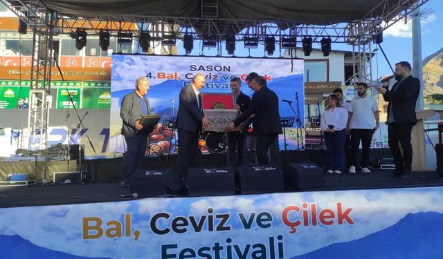 Festivalde Rekor Satış: 1 Kilogram Bal 400 Bin Liraya Alıcı Buldu