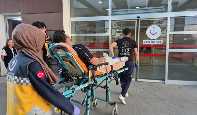 İki motosikletin çarpıştığı kazada 4 kişi hastaneye kaldırıldı