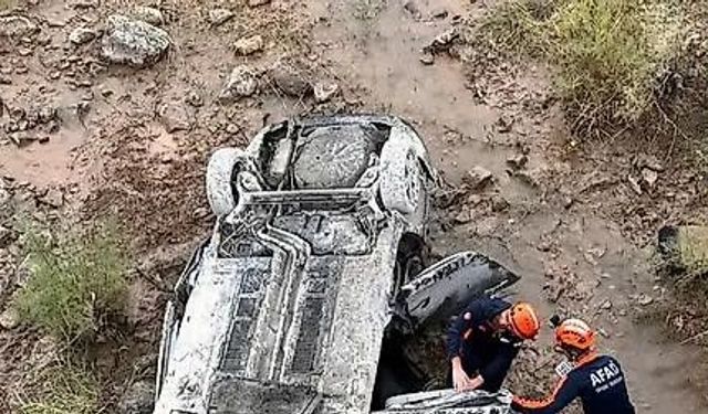 Otomobil takla attı: 1’i bebek 3 kişi yaralandı
