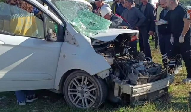 İki araç çarpıştı, 4 kişi yaralandı