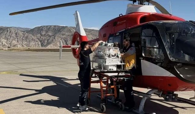 Minik hasta helikopter ambulansla Elazığ’a sevk edildi