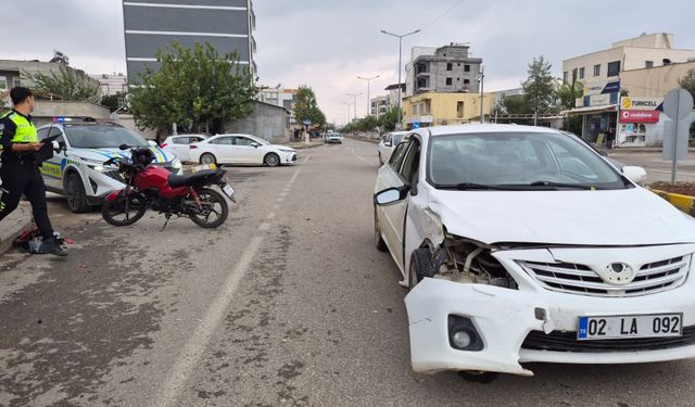 Karapınar Caddesi’nde Trafik Kazası: Motosiklet Sürücüsü Yaralandı