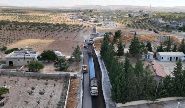 Birecik’te 21 Mahalleyi Bağlayan 40 Kilometrelik Yol Asfaltlandı