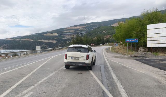 Otomobille çarpışan üç tekerlekli motosiklette baba-kız yaralandı