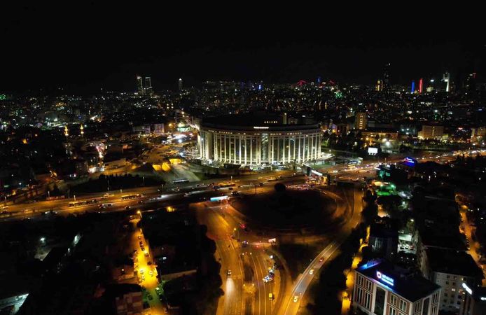 İstanbul Adalet Sarayı önünde güvenlik önlemleri artırıldı