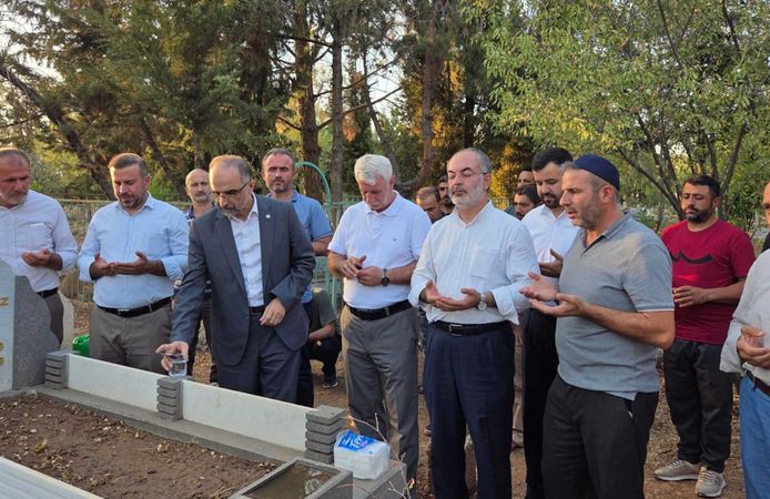 Mehmet Yavuz, vefatının yıldönümünde kabri başında anıldı