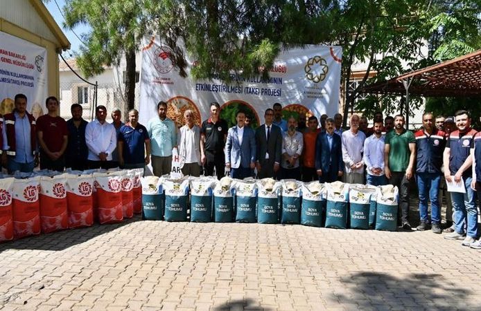 Çiftçilere Yüzde 75 Hibeli Soya Ve Ayçiçeği Tohumu Dağıtıldı