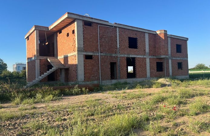 Bismil’de Yarım Kalan Cami ve Taziye Evi Hayırseverlerin Desteğini Bekliyor