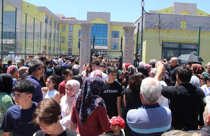 Diyarbakırlı Öğrenciler LGS'yi Değerlendirdi:Matematik soruları belirleyiciydi