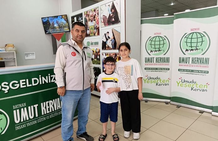 İki Kardeş Bayram Harçlıklarını Gazzeli Çocuklara Gönderdiler