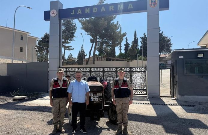 Dün Çalınan Traktör Bulunarak Sahibine Teslim Edildi
