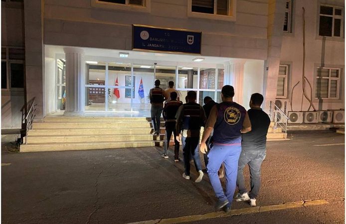 Polis Kılığına Giren Dolandırıcılara Jandarma Operasyonu: 4 Şüpheli Yakalandı