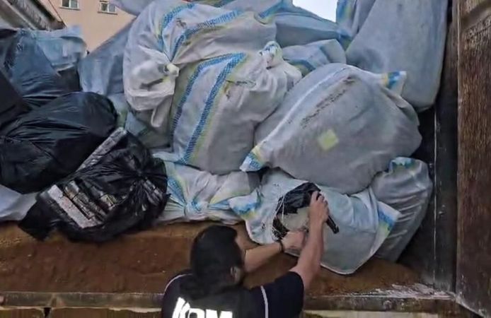 Kamyondan Milyonluk Kaçak Çıktı: 28 Bin Paket Sigara Ele Geçirildi