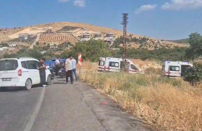 İki Araç Feci Çarpıştı: 3 Kişi Yaralandı