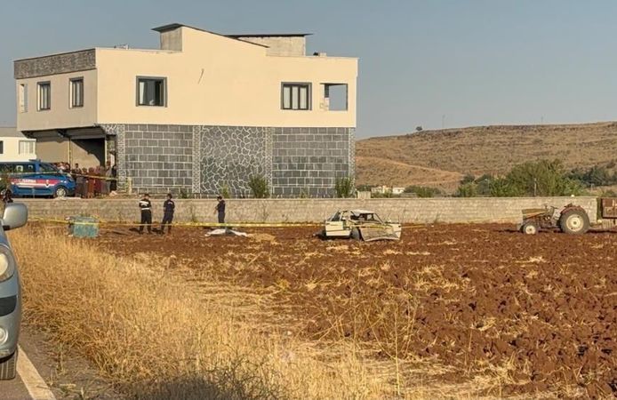 Kontrolden Çıkan Otomobil Evin Önündekilere Daldı: 1 Ölü, 5 Yaralı