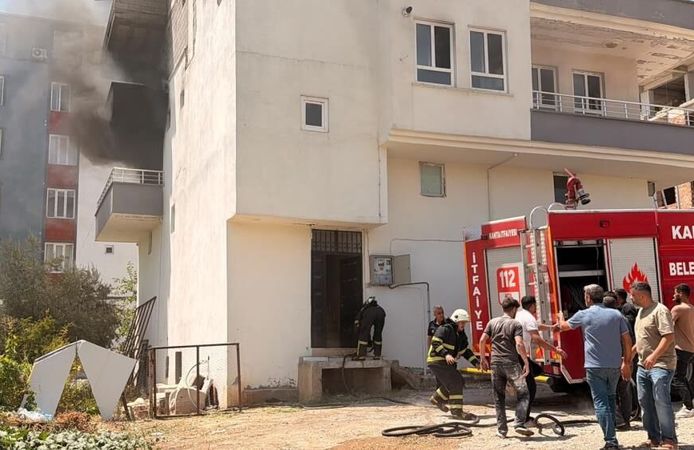 Balkonda Can Pazarı! Yangında Mahsur Kalan İşçileri İtfaiye Kurtardı