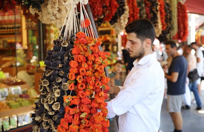 Yaz Mevsimiyle Birlikte Geleneksel Kurutmalıklar Tezgahlardaki Yerini Aldı