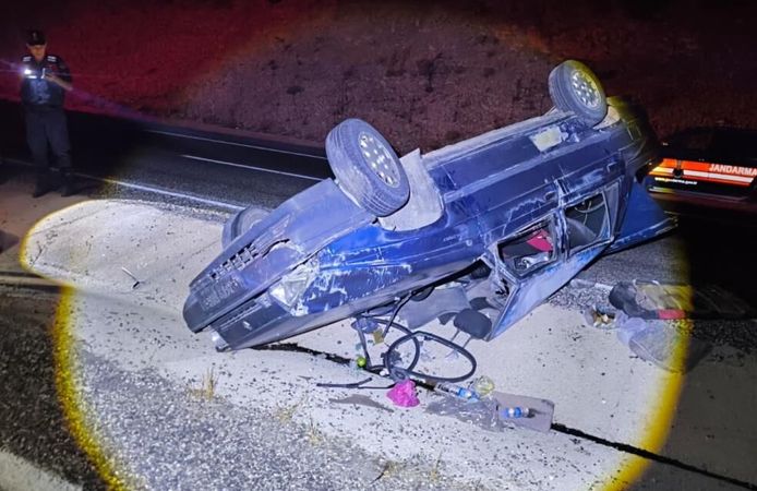 Seyir Halinde Tekeri Çıkan Otomobil Takla Attı: 5 Yaralı