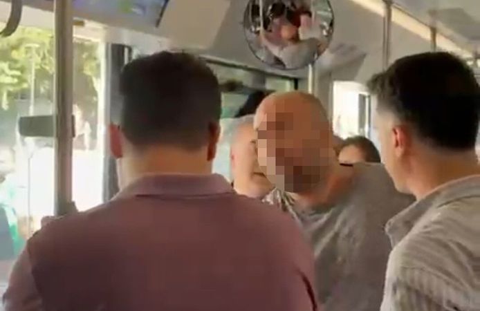 Önce yaşlı adamla tartıştı, ardından kadın muhabirlere saldırdı