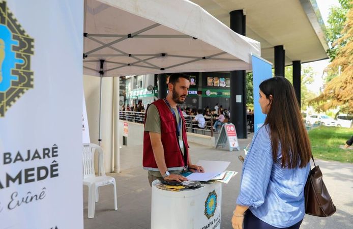Dicle Üniversitesi’nde öğrencilere "Hoş geldin" standı