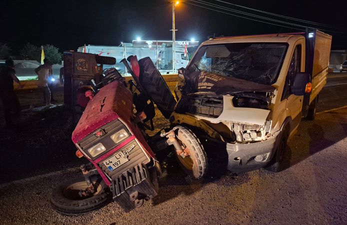 Yavuzeli’nde Feci Kaza: Traktör Devrildi, 3 Kişi Yaralandı