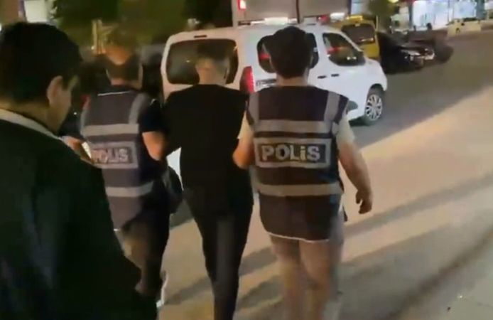 Sokak ortasında tekme tokat saldırı