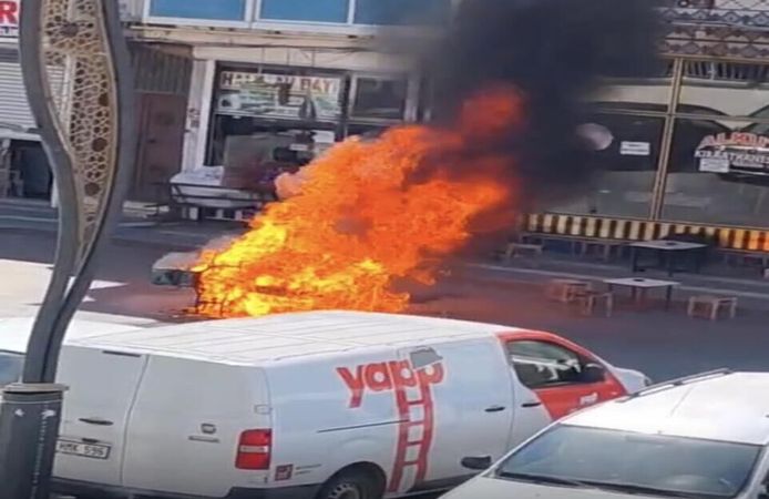 Diyarbakır'da Hareket Halindeki Motosiklet Alev Alev Yandı