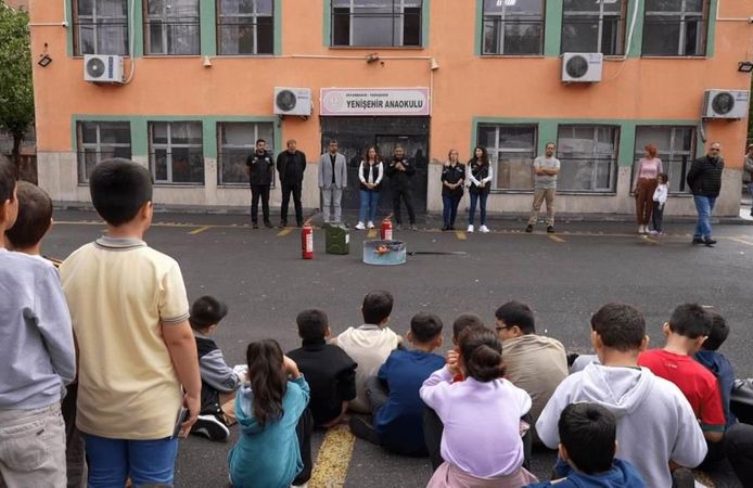 Diyarbakır Büyükşehir'den Okullarda Yangın ve Deprem Tatbikatı