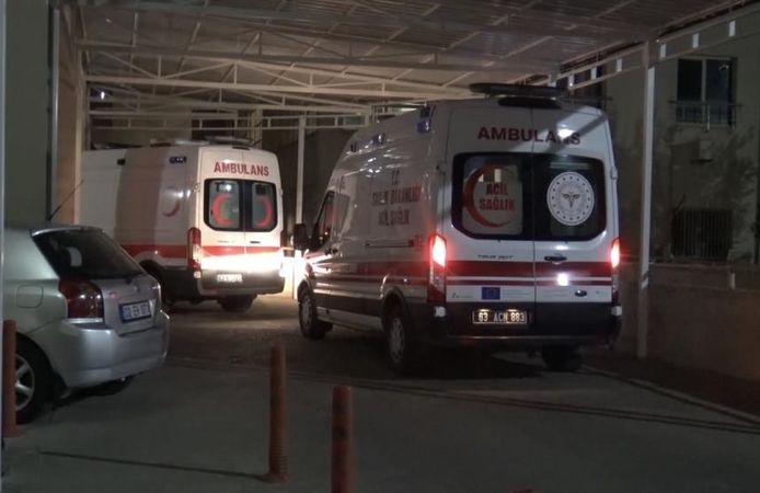 Siverek’te Otomobil Şarampole Yuvarlandı: 3 Yaralı!