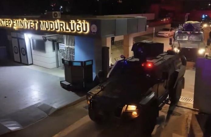 Gaziantep'te Nitelikli Yağma Suçundan 8 Şüpheli Gözaltına Alındı